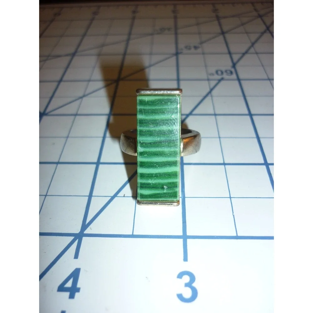 VVintage 1970s Faux Malachite Statement Ring Size 7 Bold Geometric‎ Resin Slab